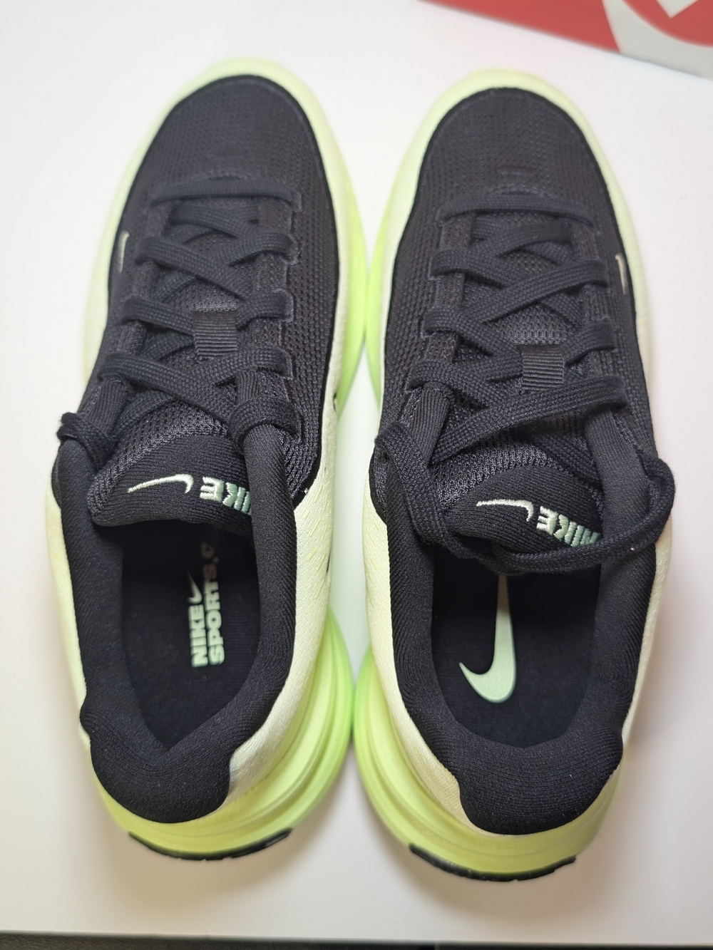 Nike Uplift SC Youth Size 5.5Y Running Shoes Black And Bright Volt Color NIB - Picture 4 of 8